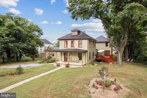 325 S Church St, BERRYVILLE, VA, 22611-1321 | Card Image