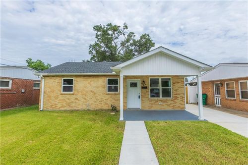 211 9th St, Gretna, LA, 70053-5507 | Card Image