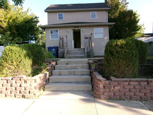1141 6th St, La Salle, IL, 61301-2221 | Card Image