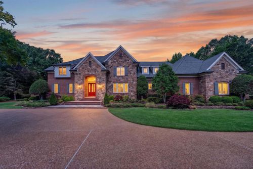 9290 Hollow Creek Cv, Germantown, TN, 38138-8521 | Card Image