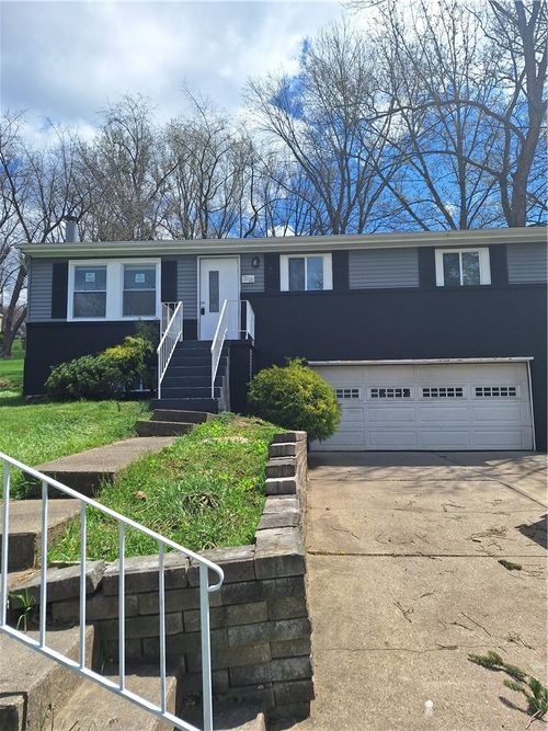6069 Mcpherson Ave, Bethel Park, PA, 15102-3441 | Card Image