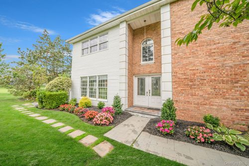 52-52 Hamlet Dr, Commack, NY, 11725-4437 | Card Image