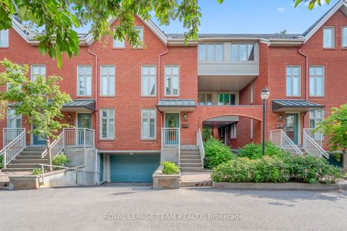 26-20 Charlevoix St, Vanier, ON, K1L8K5 | Card Image