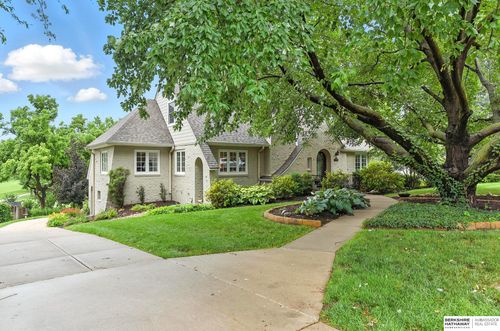 10334 Rockbrook Rd, Omaha, NE, 68124-1853 | Card Image
