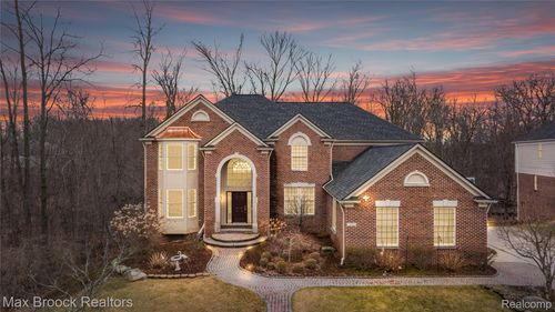 7083 Chatham Ct, West Bloomfield, MI, 48322-2960 | Card Image