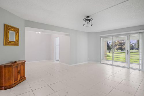 211-3951 Via Poinciana, Lake Worth, FL, 33467-2931 | Card Image