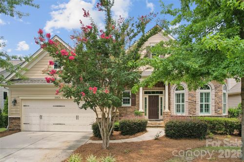 16826 Coves Edge Ln, Charlotte, NC, 28278-2200 | Card Image
