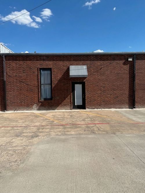 d-100 Ne Main St, Ennis, TX, 75119-4075 | Card Image