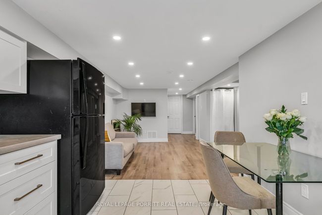 14 Albion Cres, House attached with 5 bedrooms, 3 bathrooms and 4 parking in Brampton ON | Image 26