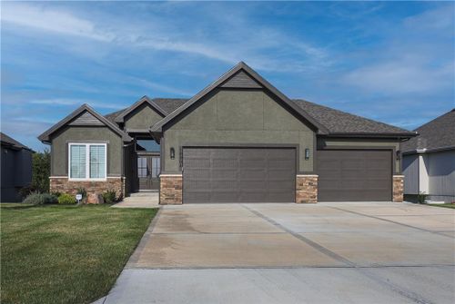 18804 Deer Run Street, Spring Hill, KS, 66083 | Card Image