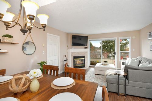 302-9945 5th St, Sidney, BC, V8L2X6 | Card Image