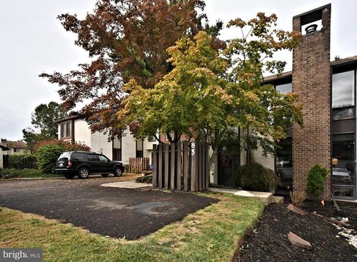 85 Queens Cir, CHALFONT, PA, 18914-2263 | Card Image