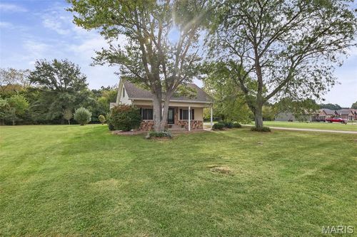 278 Canadian Dr, Staunton, IL, 62088-1589 | Card Image