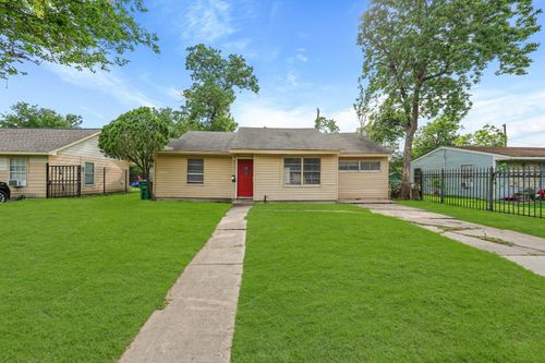 6314 Crestville St, Houston, TX, 77033-1006 | Card Image