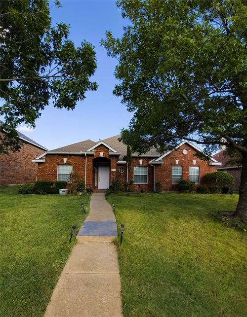 4526 Southampton Blvd, Garland, TX, 75043-7230 | Card Image