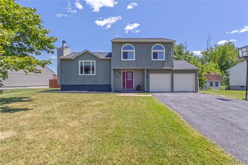 8536 Snowshoe Trl, Cicero, NY, 13039-8873 | Card Image