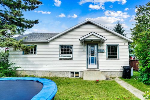 306 1 St E, Cremona, AB, T0M | Card Image
