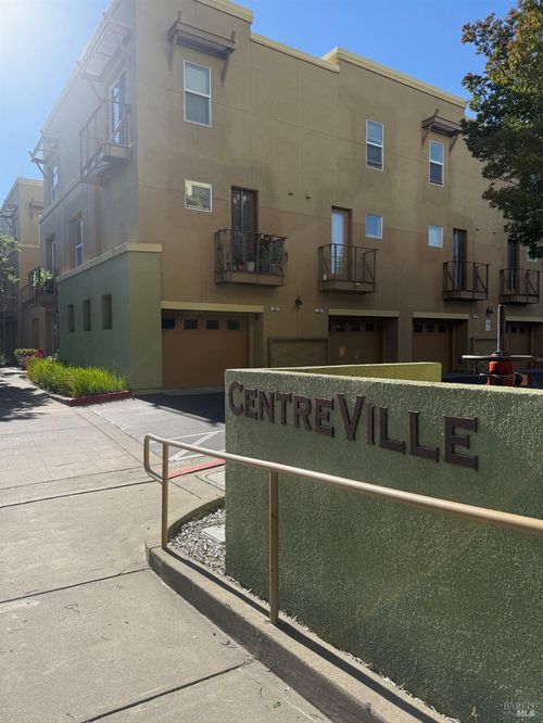 352 City Center Drive, Rohnert Park, CA, 94928 | Card Image