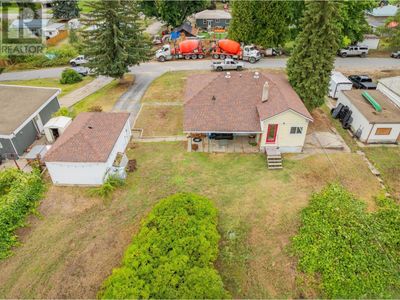 526 13 Th Ave, House other with 2 bedrooms, 2 bathrooms and null parking in Genelle BC | Image 3