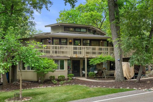 504 Rolling Green Dr, Fontana, WI, 53125-1727 | Card Image