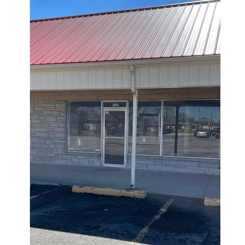 2221 Westwood Sq, Marion, IN, 46952-3210 | Card Image