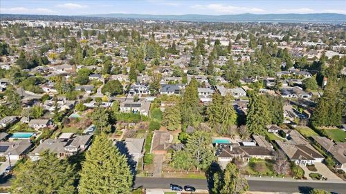643 Jay St, Los Altos, CA, 94022-2364 | Card Image