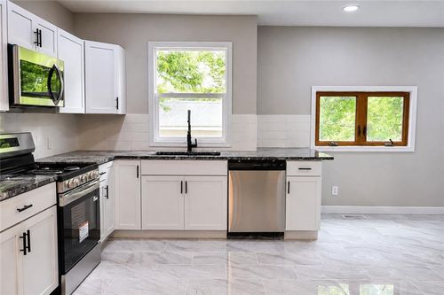 224 N 34th St, Kansas City, KS, 66102-4527 | Card Image