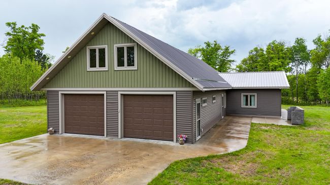 Wrap around paved porch | Image 41