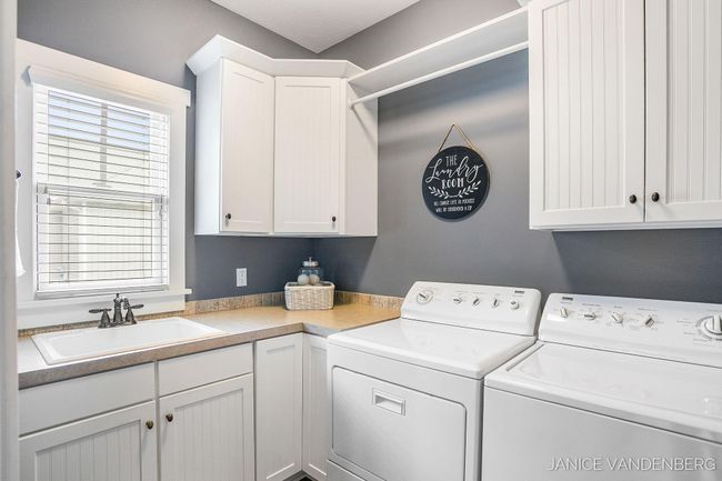 32-web-or-mls-3022-jamesway-ave | Image 19