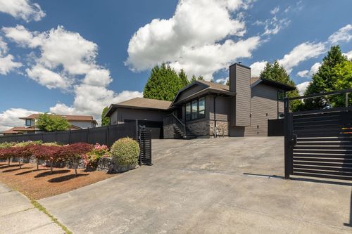 12060 202 St, Maple Ridge, BC, V2X8X5 | Card Image