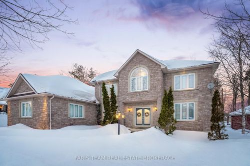 10 Nordic Trail, Oro Medonte, ON, L0L2L0 | Card Image