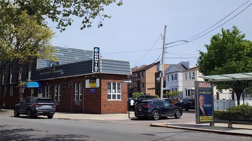 5968 Grand Ave, Maspeth, NY, 11378-2733 | Card Image