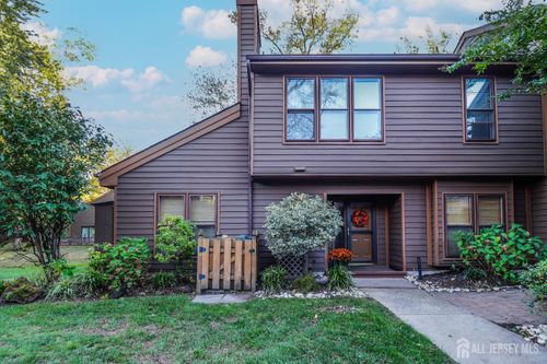 31 Hickory Hollow Ct, Edison, NJ, 08820-1053 | Card Image