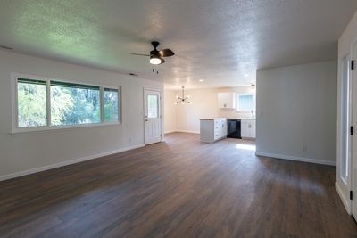 1833 Oregon Avenue, Condo with 3 bedrooms, 2 bathrooms and null parking in Shasta Lake CA | Image 3