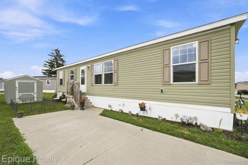 15915 Marentette Dr, Clinton Township, MI, 48038-3332 | Card Image