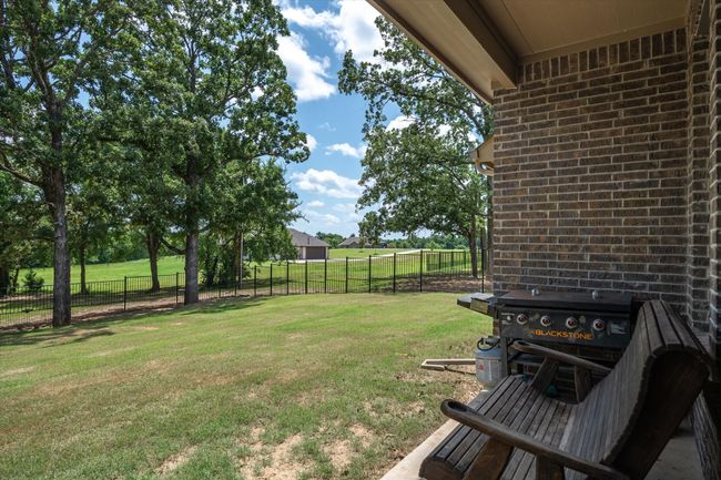 Covered backporch | Image 26