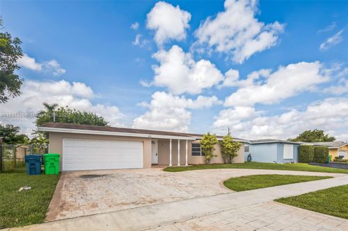 8390 Nw 24th St, Sunrise, FL, 33322-3316 | Card Image