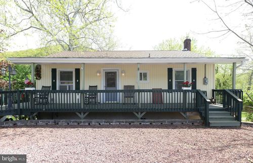 2325 N Delaware Dr, EASTON, PA, 18040-7326 | Card Image