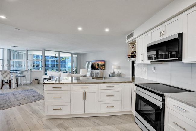APT-403 - 1340 Ocean Blvd, Condo with 2 bedrooms, 2 bathrooms and null parking in Pompano Beach FL | Image 35
