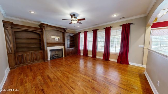 Living Room | Image 14