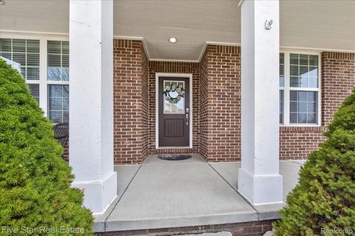 59163 Peters Barn Dr, South Lyon, MI, 48178-8313 | Card Image