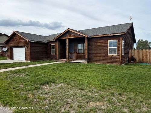 815 Driftwood Street, Pinedale, WY, 82941 | Card Image