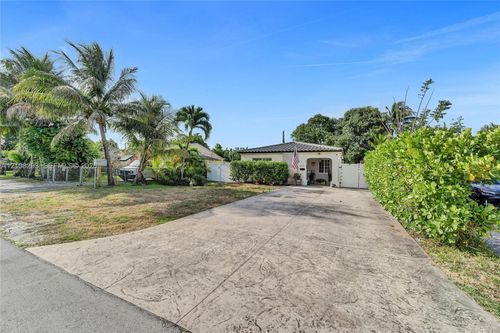 2826 Dewey St, Hollywood, FL, 33020-4720 | Card Image