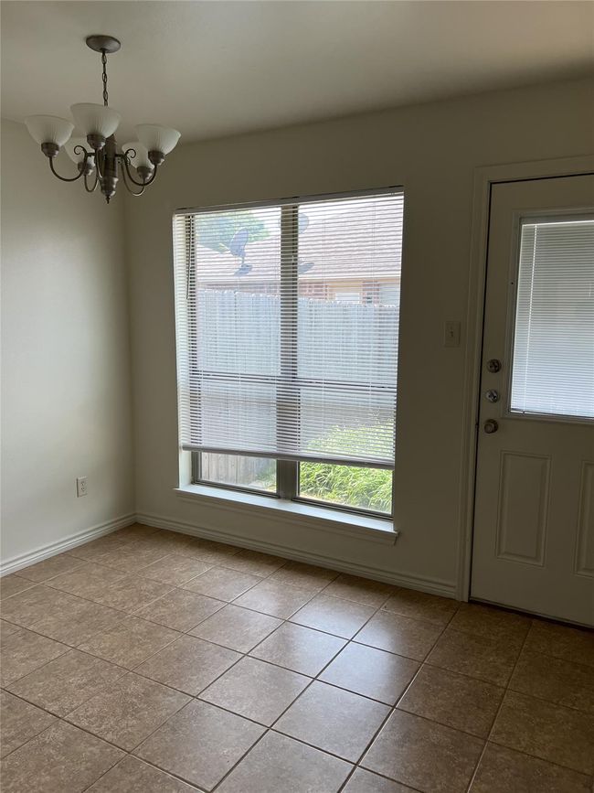 712 N N Sharp Street, Home with 3 bedrooms, 3 bathrooms and 2 parking in Franklin TX | Image 4