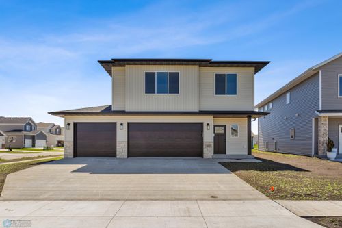 1051 54th Avenue W, West Fargo, ND, 58078 | Card Image