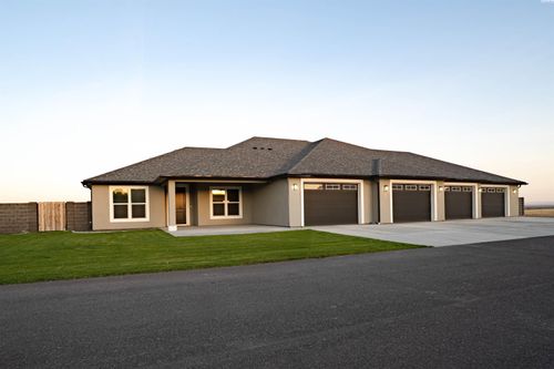 113 Columbia Bluff Ln, Pasco, WA, 99301-6183 | Card Image