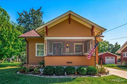 215 Gage St, Somonauk, IL, 60552-9831 | Card Image