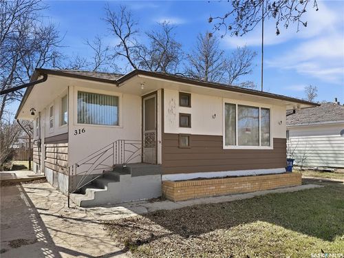 316 Dennis Street, Herbert, SK, S0H2A0 | Card Image