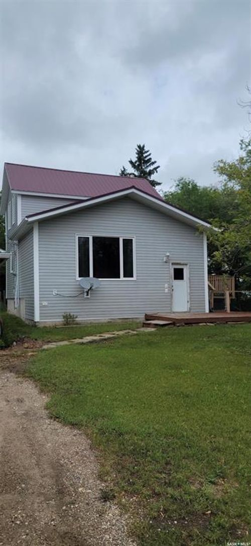 708 Qu'Appelle Ave, Abernethy, SK, S0A | Card Image