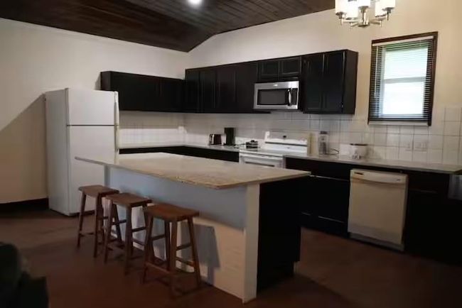 991 Kovar Rd, Home with 4 bedrooms, 2 bathrooms and 4 parking in Flatonia TX | Image 8